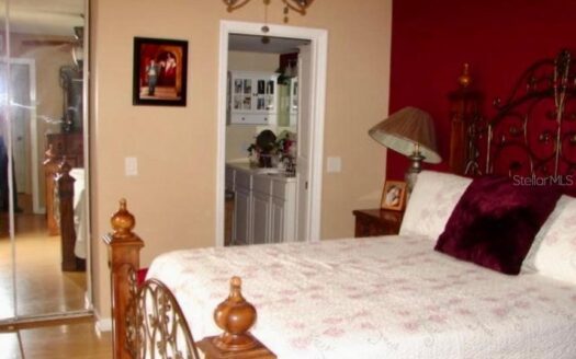 905 9th Way, West Palm Beach, FL 33407 (MLS # O6288952)