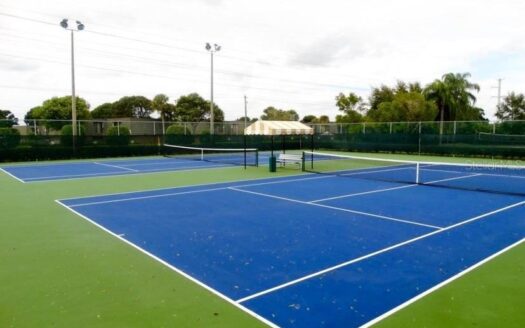 905 9th Way, West Palm Beach, FL 33407 (MLS # O6288952)